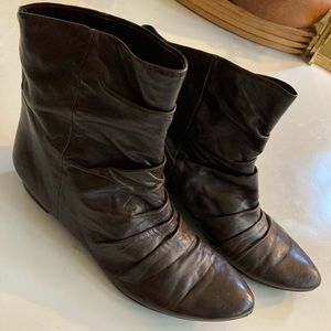 Nine West 80’s Style Slouchy Brown Leather Ankle